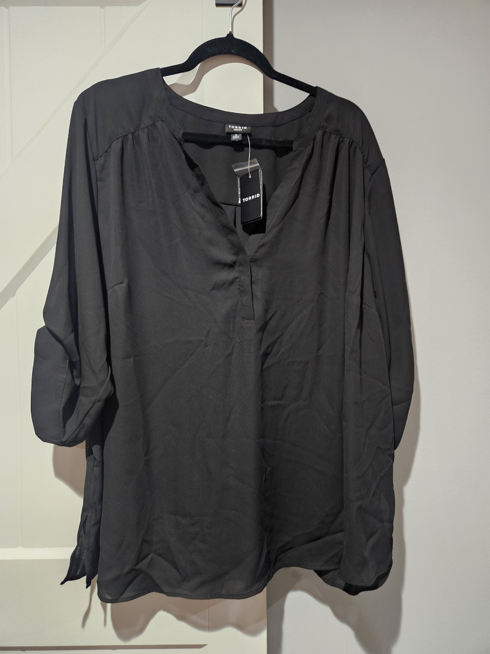 Torrid Harper Georgette Straight Hem Pullover with Side Slit

Size: Torrid 3 / 3